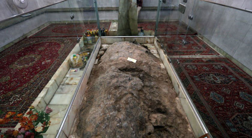  زیارتگاه پیر هریشت شهرستان یزد استان اردکان