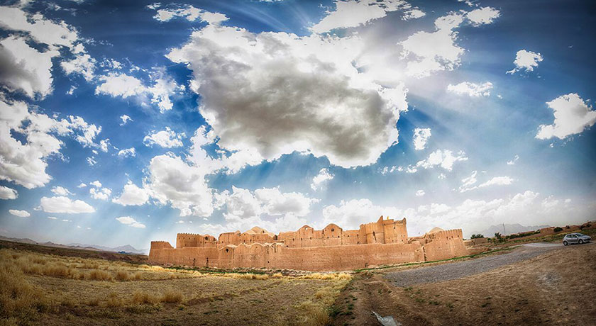 قلعه سریزد -  شهر مهریز