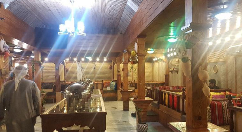 رستوران رستوران شب های دفاری شهر قشم 