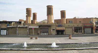  آب انبار سنتی فاطمه (آب انبار میدان امیر چخماق) شهرستان یزد استان یزد