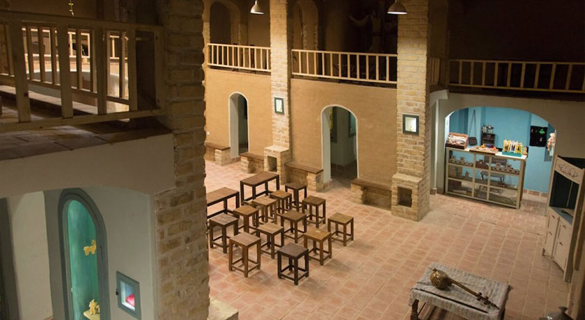  خانه موزه عروسک و اسباب بازی شهرستان اصفهان استان کاشان