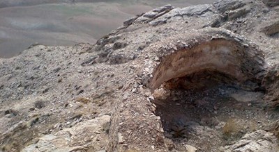  غار قلعه جمال شهرستان اصفهان استان گلپایگان