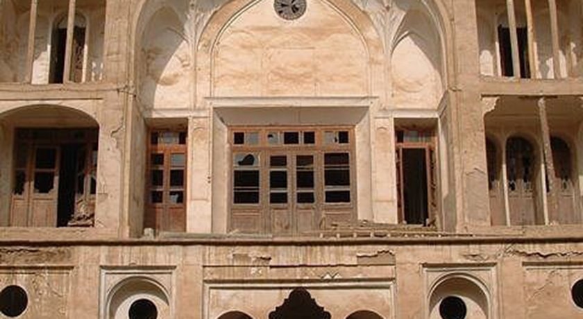  خانه حکیم باشی شهرستان اصفهان استان کاشان