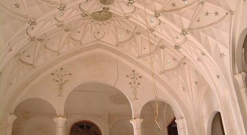  خانه حکیم باشی شهرستان اصفهان استان کاشان