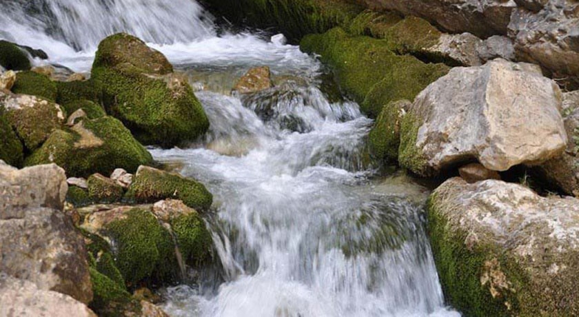  آبشار تنگه رود قر شهرستان اصفهان استان سمیرم