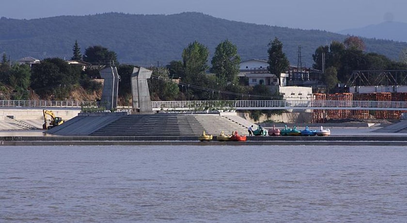  بوستان ملل ساری شهرستان مازندران استان ساری