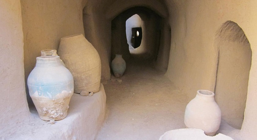 قلعه بیاضه -  شهر خور  و بیابانک