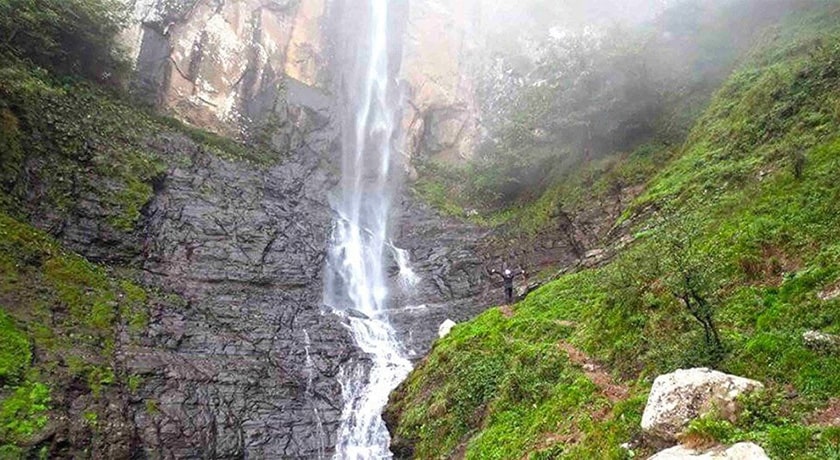 آبشار لاتون -  شهر گیلان