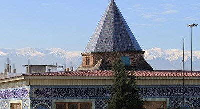  آرامگاه ناصرالحق شهرستان مازندران استان آمل