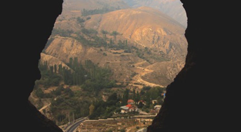  دخمه های سنگی کافر کلی شهرستان مازندران استان آمل