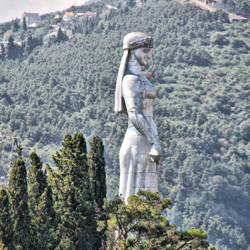 مجسمه کارتلیس ددا (مجسمه مادر گرجستان)