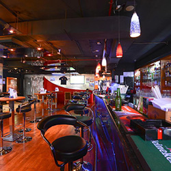 بار ورزشی و لانج لاکر روم