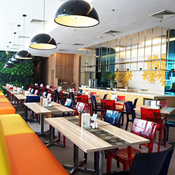 رستوران هتل آیبیس استایل کی ال چراز