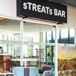 بار هتل آیبیس استایل کی ال چراز