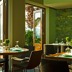 رستوران واتر فرانت