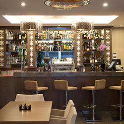 لابی اند بار