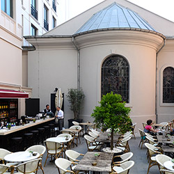 کافه و رستوران و بار چاپل