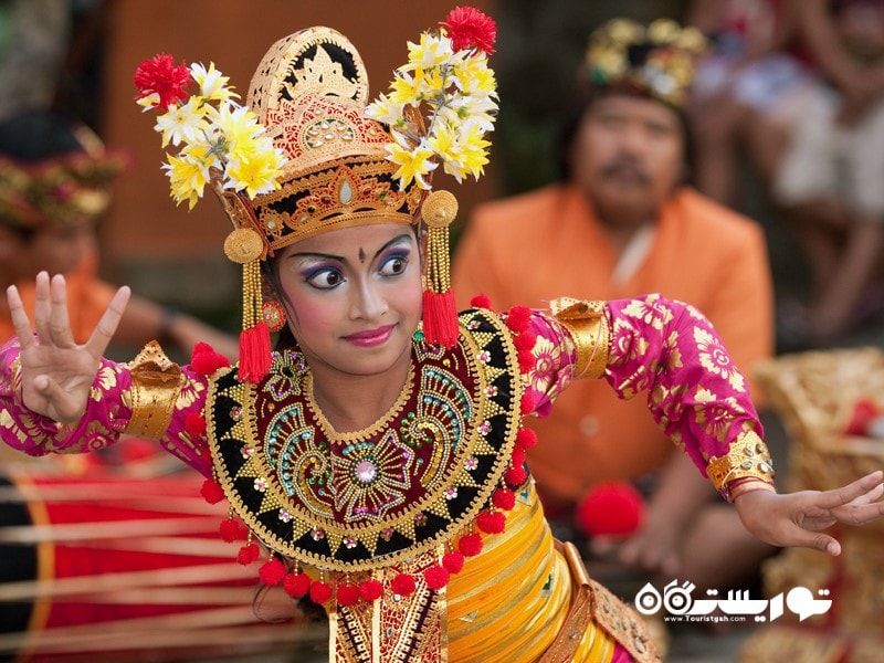 5. به تماشای رقص محلی بالی بروید.