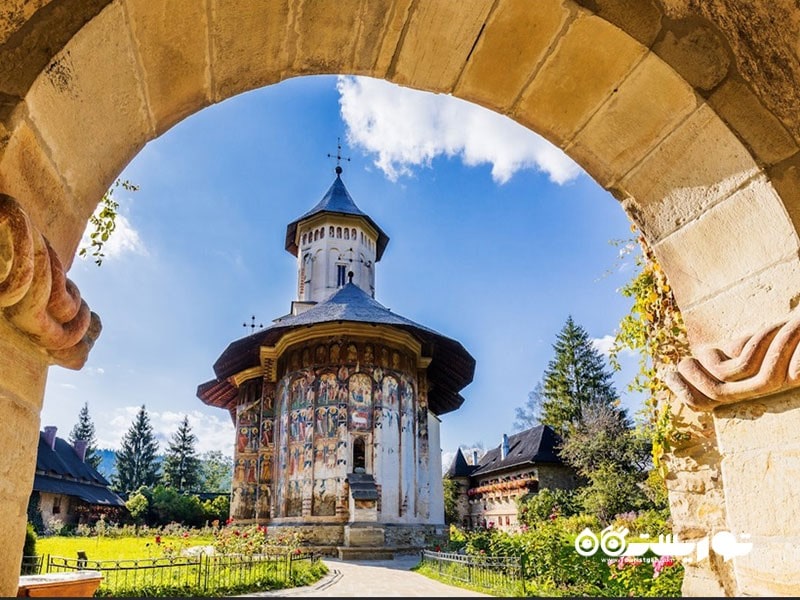 4. صومعه‌ های بوکووینا بهترین گزینه برای تجربه تاریخ رنگارنگ