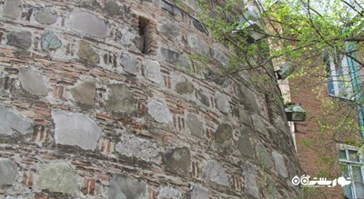 دیوار شهر قدیمی در خیابان پوشکین تفلیس -  شهر تفلیس