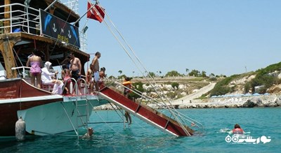 سرگرمی  قایق سواری در ازمیر شهر ترکیه کشور ازمیر