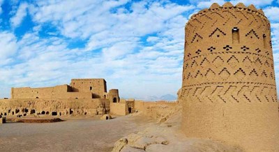 قلعه مهرجرد -  شهر میبد