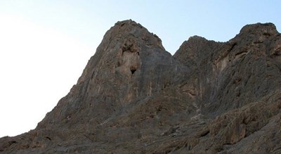  غار قلعه جمال شهرستان اصفهان استان گلپایگان