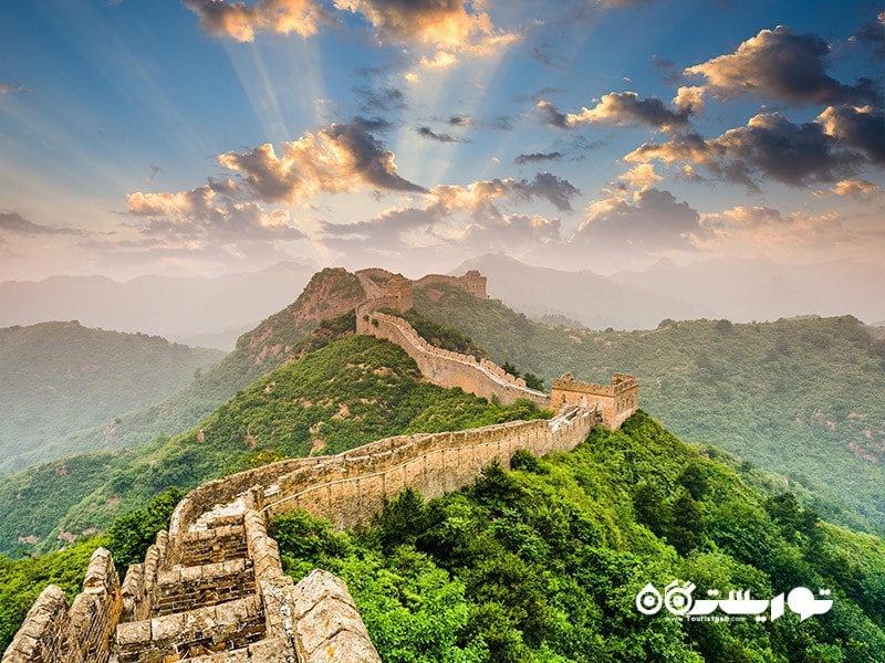 4. بر روی دیوار بزرگ چین قدم بزنید