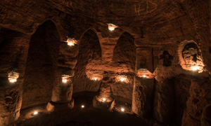 سفری ترسناک به درون شبکه غارهای 700 ساله مرموز  