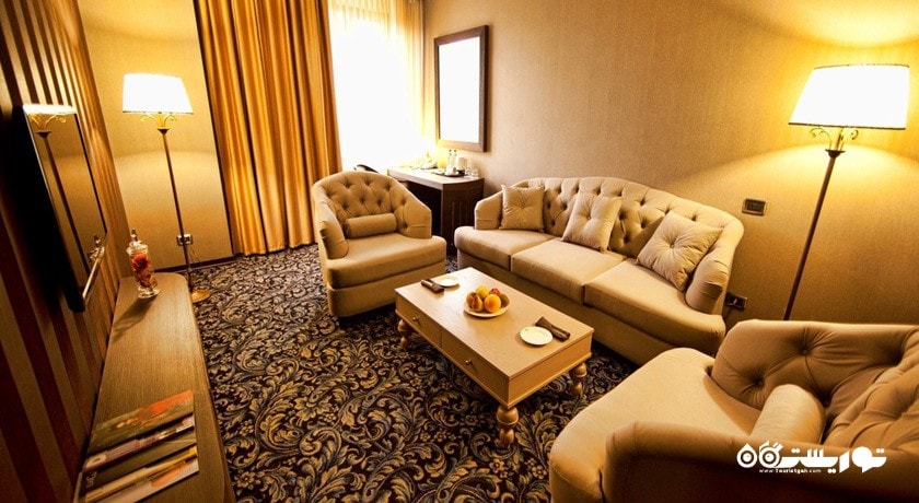محوطه نشیمن سوئیت سینیور
