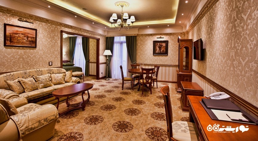 محوطه نشیمن اتاق استودیو