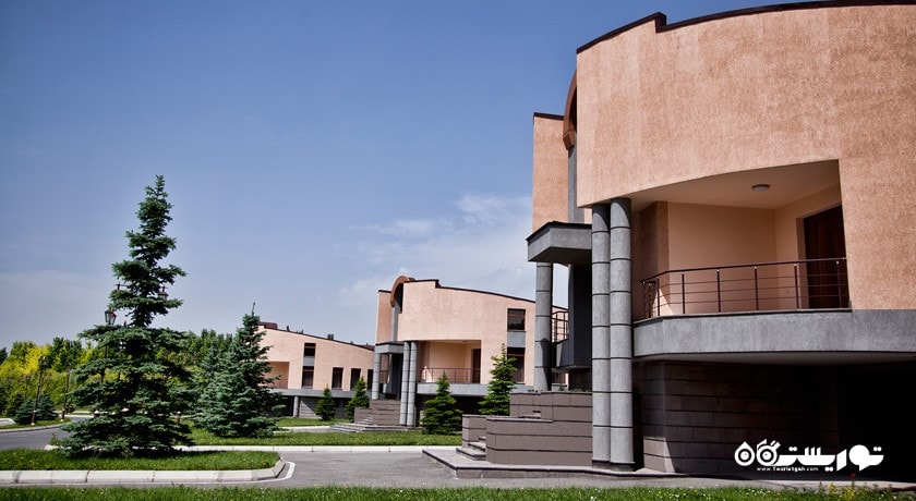 ساختمان ویلاهای هتل مولتی گرند