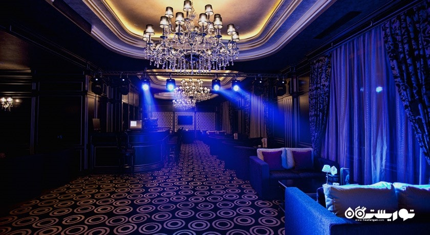 نمای کلی از جاز اند سیگار بار