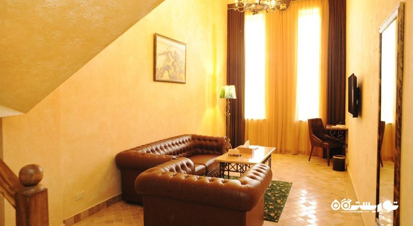 محوطه نشیمن اتاق فمیلی