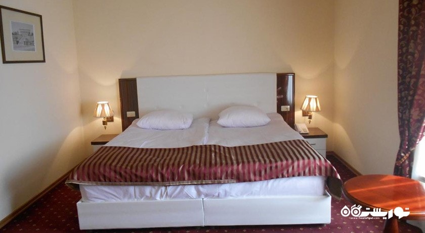 نمای تخت بزرگ اتاق دبل