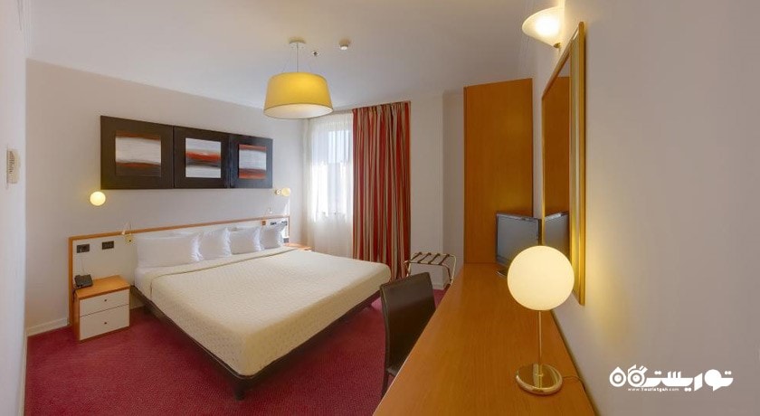 نمای تخت بزرگ اتاق استاندارد