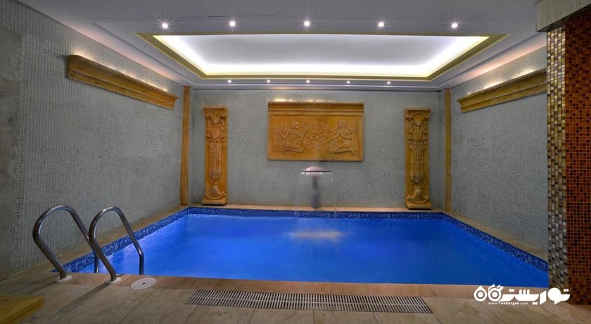 استخر سرپوشیده هتل فوروم