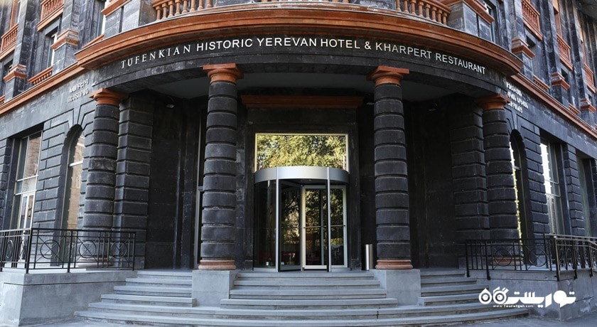 درب ورودی هتل توفنکیان هیستوریک