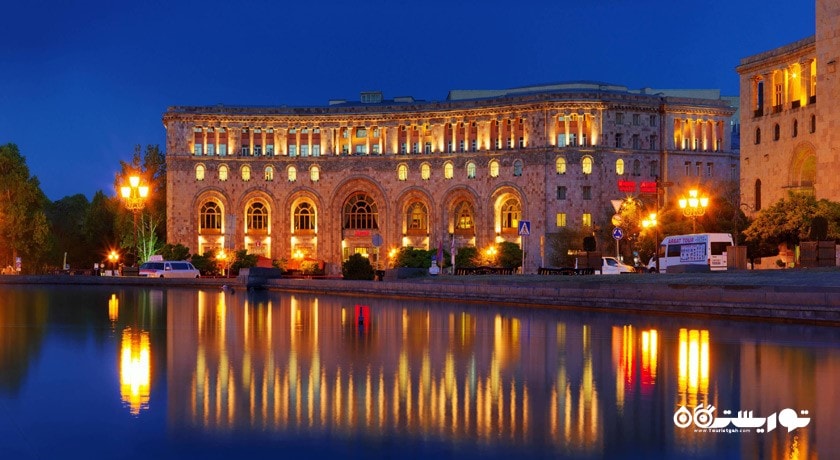 نمای شب هتل مرییت ارمنیا