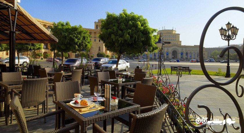 کافه روباز میتینگ پوینت