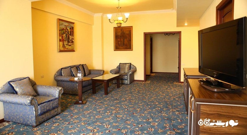 محوطه نشیمن سوئیت جونیور