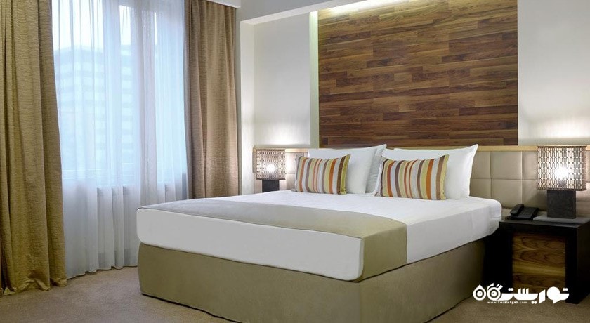 تخت بزرگ اتاق دلوکس فمیلی