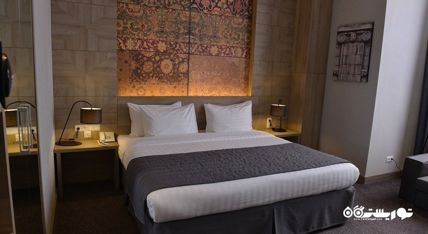 نمای تخت بزرگ سوئیت جونیور