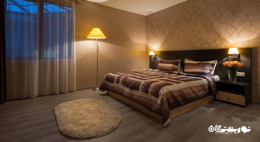 نمای تخت بزرگ اتاق سوپریور