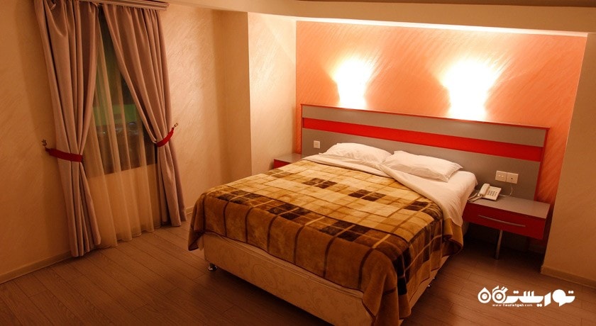نمای تخت بزرگ اتاق دوبلکس