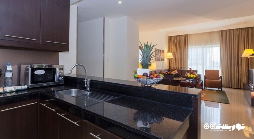 نمای آشپزخانه آپارتمان سه خوابه
