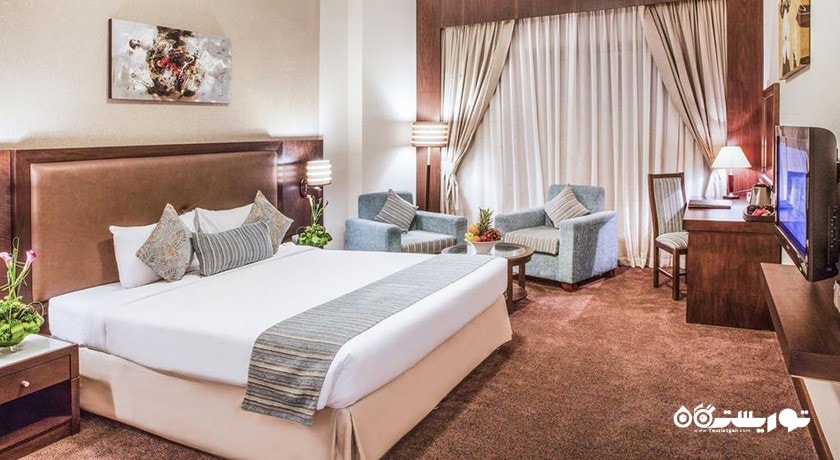 نمای تخت بزرگ سوئیت هتل