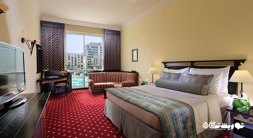 نمای تخت بزرگ اتاق دلوکس