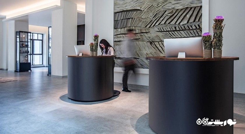 میز پذیرش هتل ویدا داون تاون