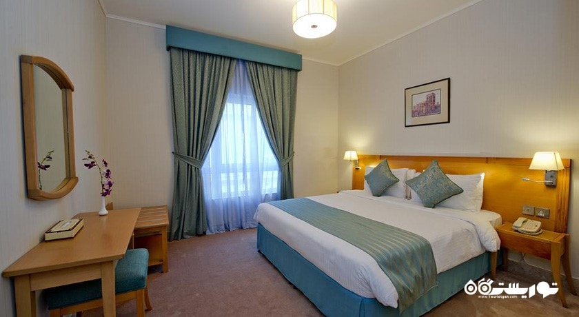 نمای تخت بزرگ آپارتمان دلوکس